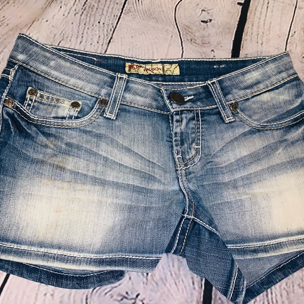 BKE buckle jean shorts like new! Size 25